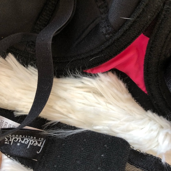 New with tags BOMBSHELL PINK BRA & matching SKIRT Hot PINK! Great Gift for her❤️ - Picture 3 of 6